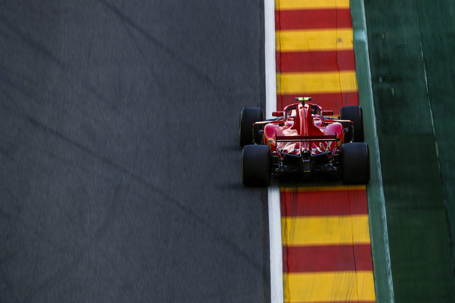 VT2: Räikkönen bovenaan, Verstappen vierde