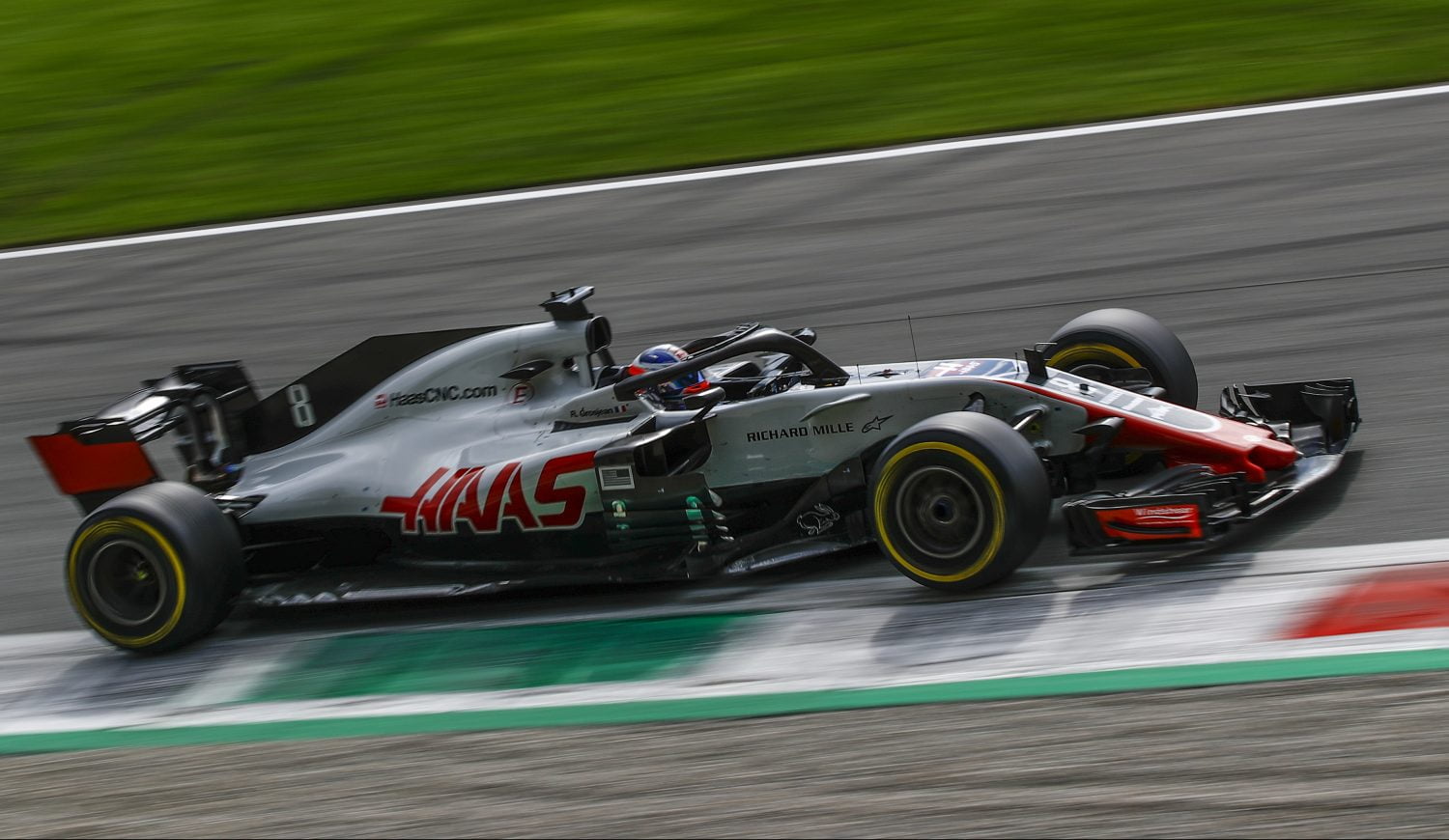 Grosjean verliest zesde plek na diskwalificatie, Haas in beroep