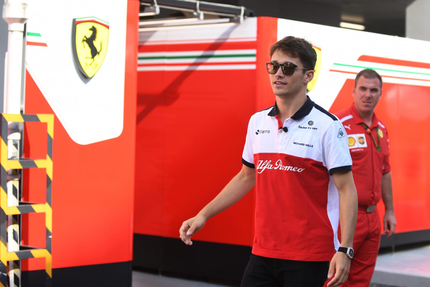 Gaat Leclerc als tweede rijder naar Ferrari? ‘Nee, nee, nee, nee’