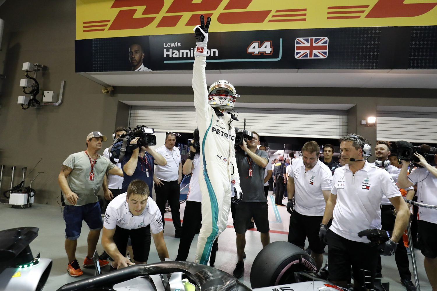 Kwalificatie: Hamilton met ‘magische’ ronde naar pole in Singapore