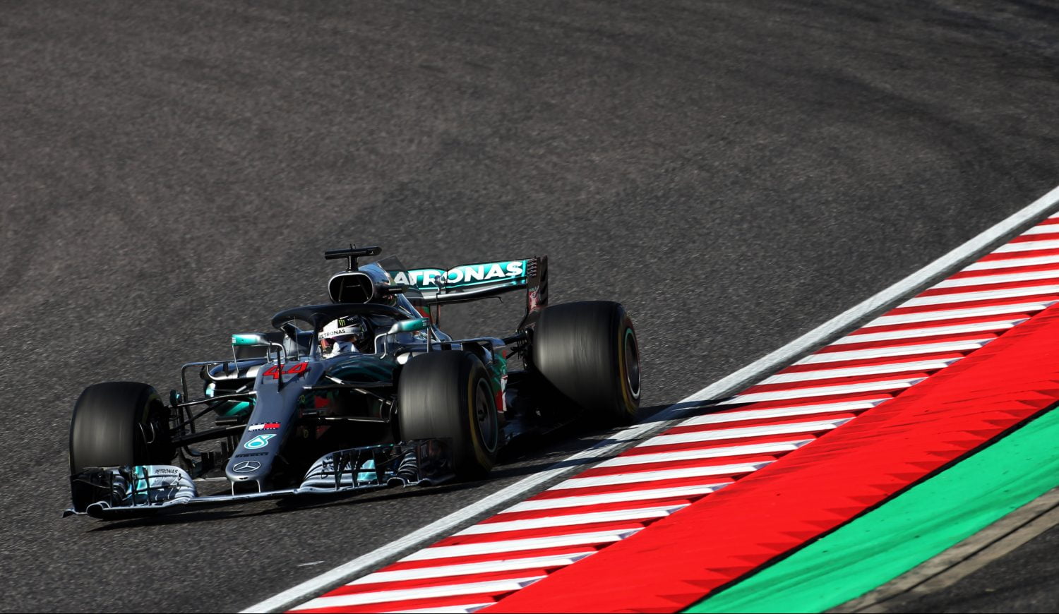 Race: Hamilton leidt Mercedes een-twee in Japan, Vettel zesde