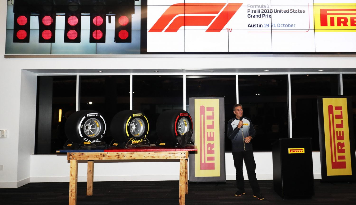 Wit, geel, rood: Pirelli presenteert 2019-bandenreeks