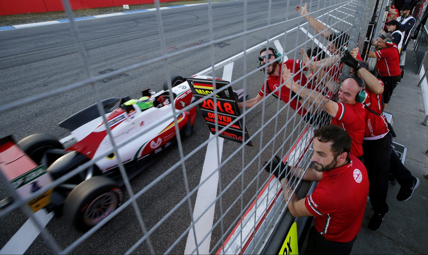 Kort nieuws: Schumacher F3-kampioen, Frijns op DTM-podium, WEC en meer