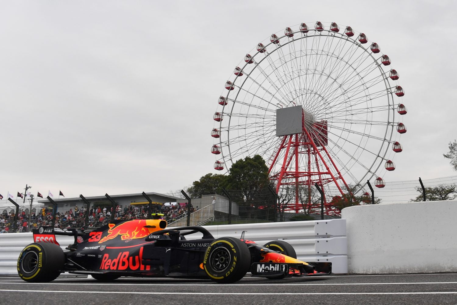 Max Verstappen kan draai nog niet vinden op Suzuka