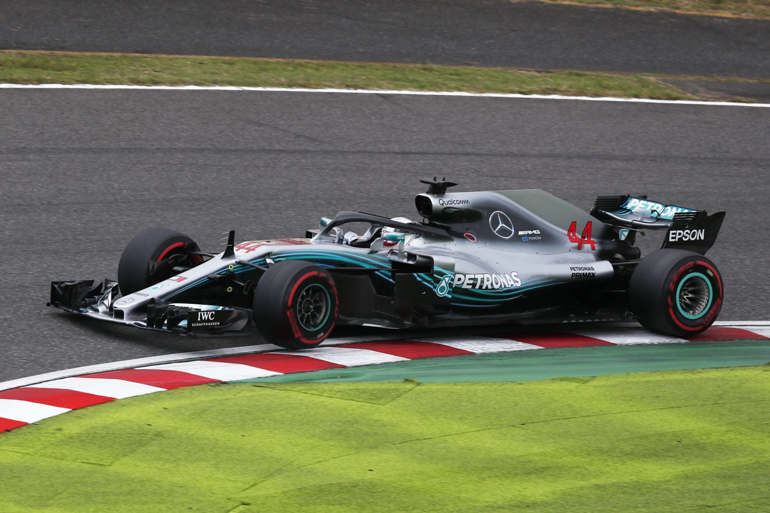 Kwalificatie: Hamilton pakt pole op Suzuka, Vettel strandt op P9