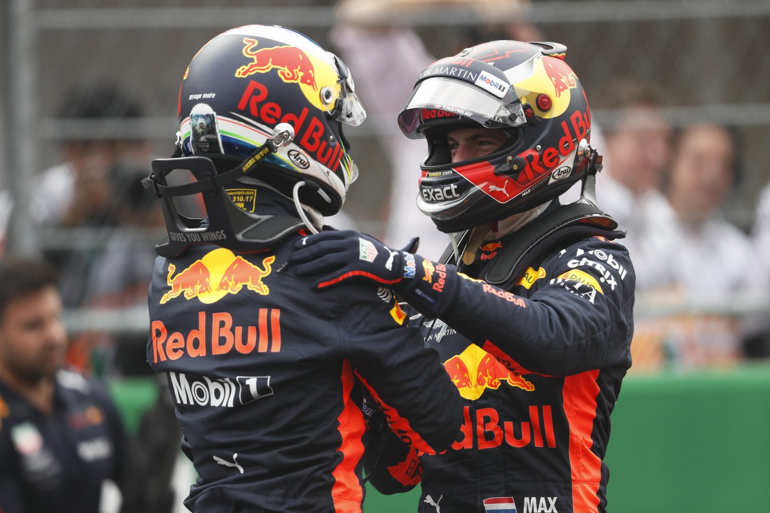 Red Bulls op eerste rij: Riccardo snoept Verstappen met miniem verschil pole af