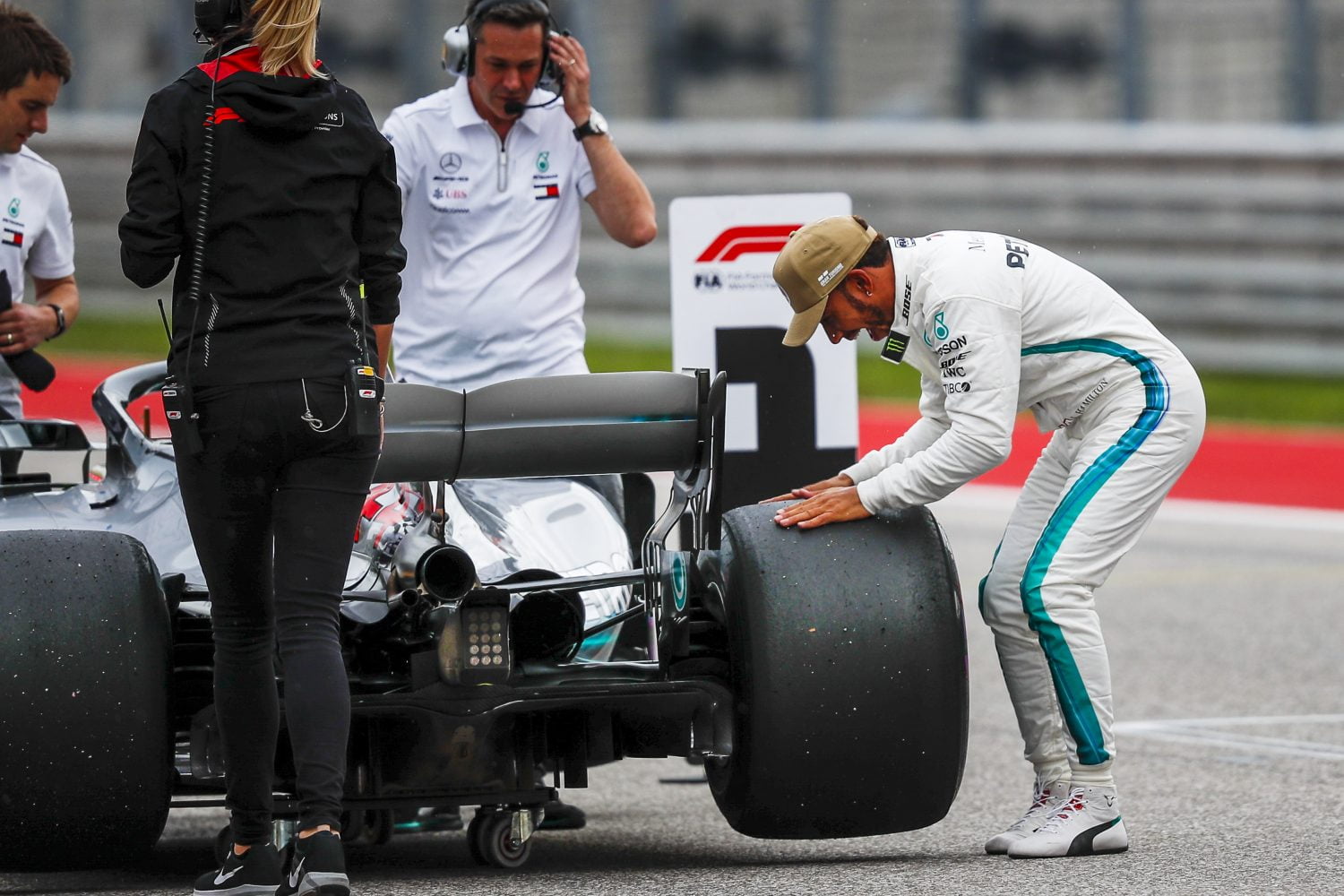 Waarom Hamiltons banden veel sneller sleten dan die van Verstappen