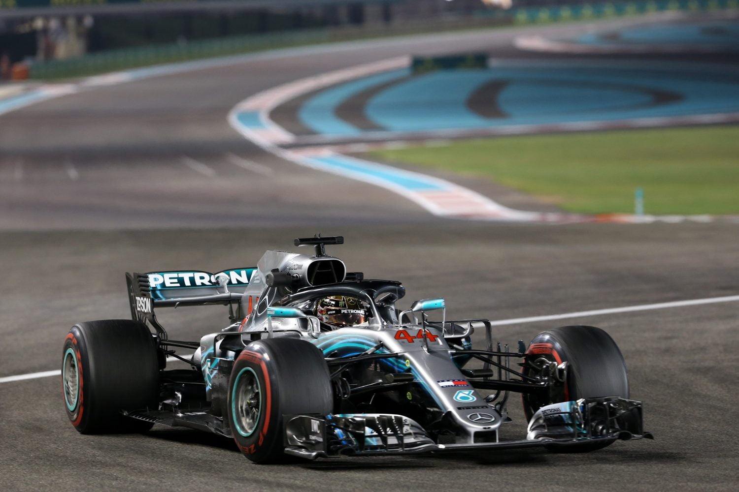 Mercedes oppermachtig in kwalificatie: Hamilton en Bottas op eerste rij