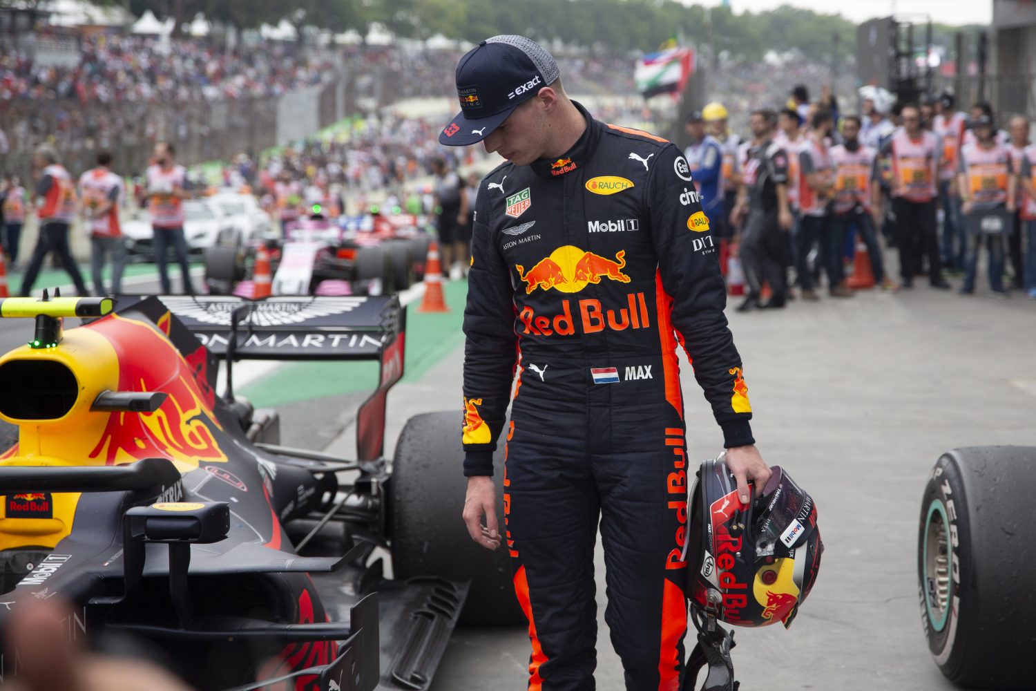 Verhitte confrontatie Verstappen en Ocon na afloop bizarre race