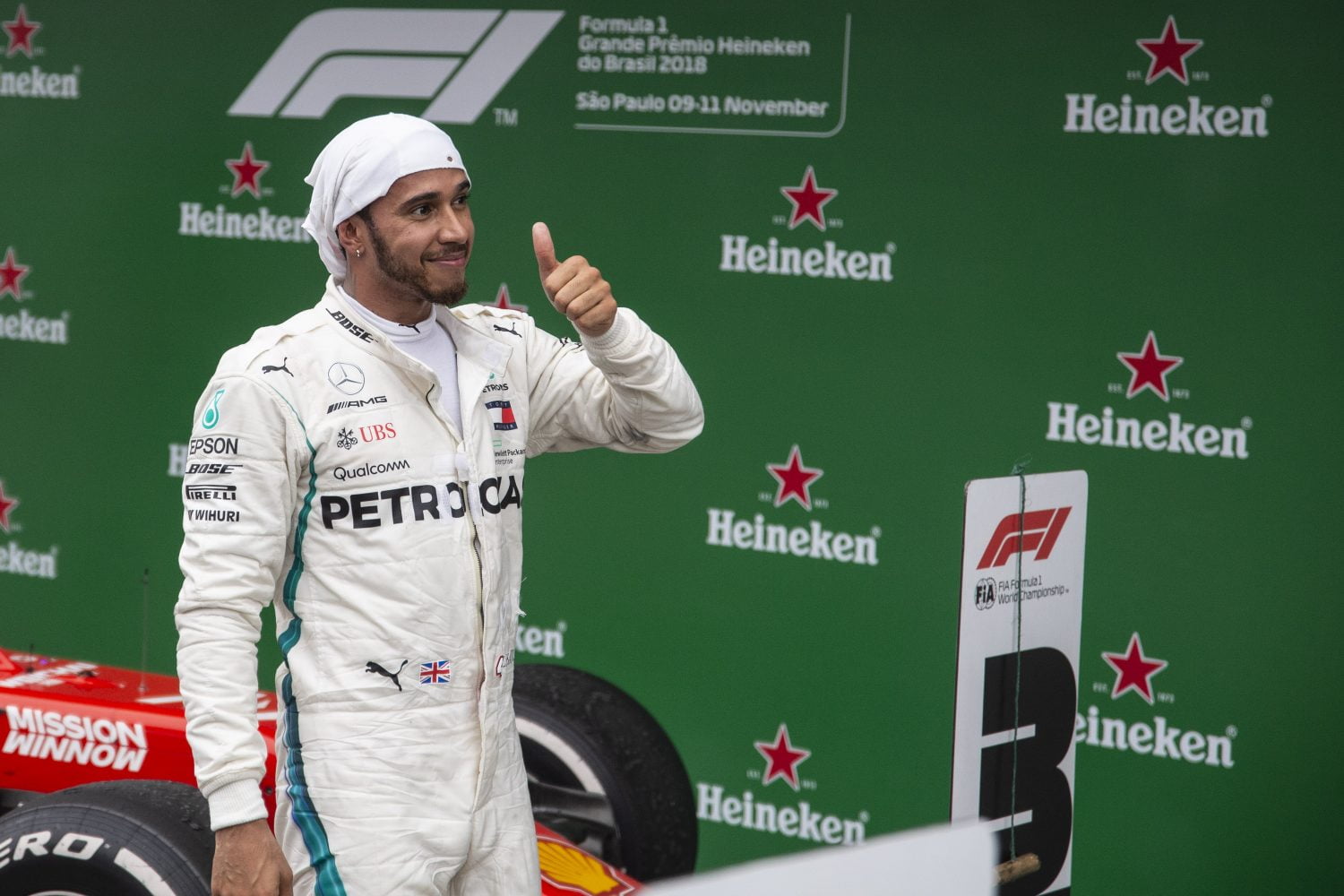 Hamilton had het anders gedaan: ‘Niet verbaasd dat Verstappen dit gebeurt’