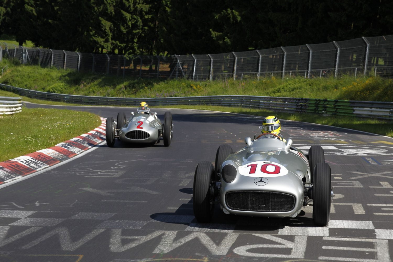 Video: Een virtuele ronde op de Nürburgring Nordschleife