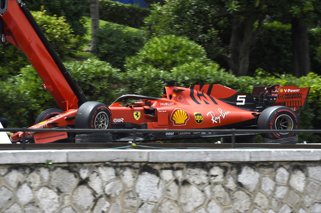 14.Vettel Wintertest: Voorvleugel (120.000), Bargeboards (60.000), Voorwielophanging (70.000), Wagenbodem (140.000) Bahrein: Voorvleugel (120.000) Monaco: Voorvleugel (120.000), Bargeboards (60.000), Voorwielophanging (70.000) Engeland: Voorvleugel (120.000) Italië Voorvleugel (120.000) Tussenstand: €1.000.000