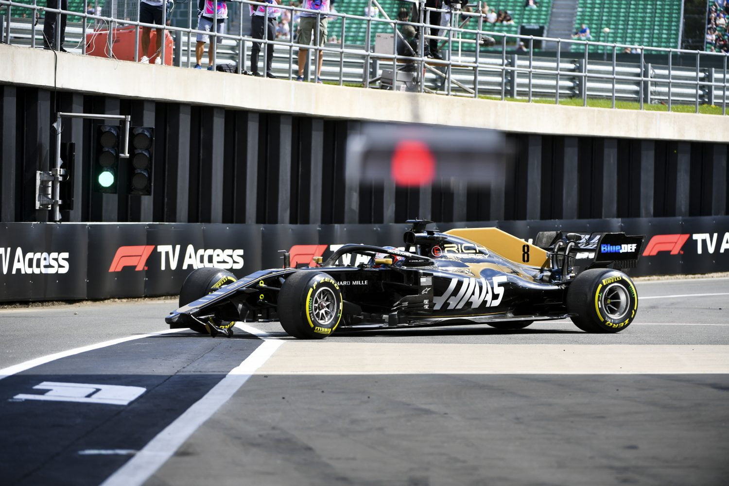 9.Grosjean Bahrein: Voorvleugel (120.000), Wagenbodem (140.000) China: Voorvleugel (120.000) Oostenrijk: Voorvleugel (2x 120.000) Engeland: Voorvleugel (120.000), Wagenbodem (140.000) Rusland: Voorvleugel (120.000), Bargeboards (60.000), Sidepod (30.000), Voorwielophanging (70.000), Achterwielophanging (110.000) Tussenstand: €1.270.000