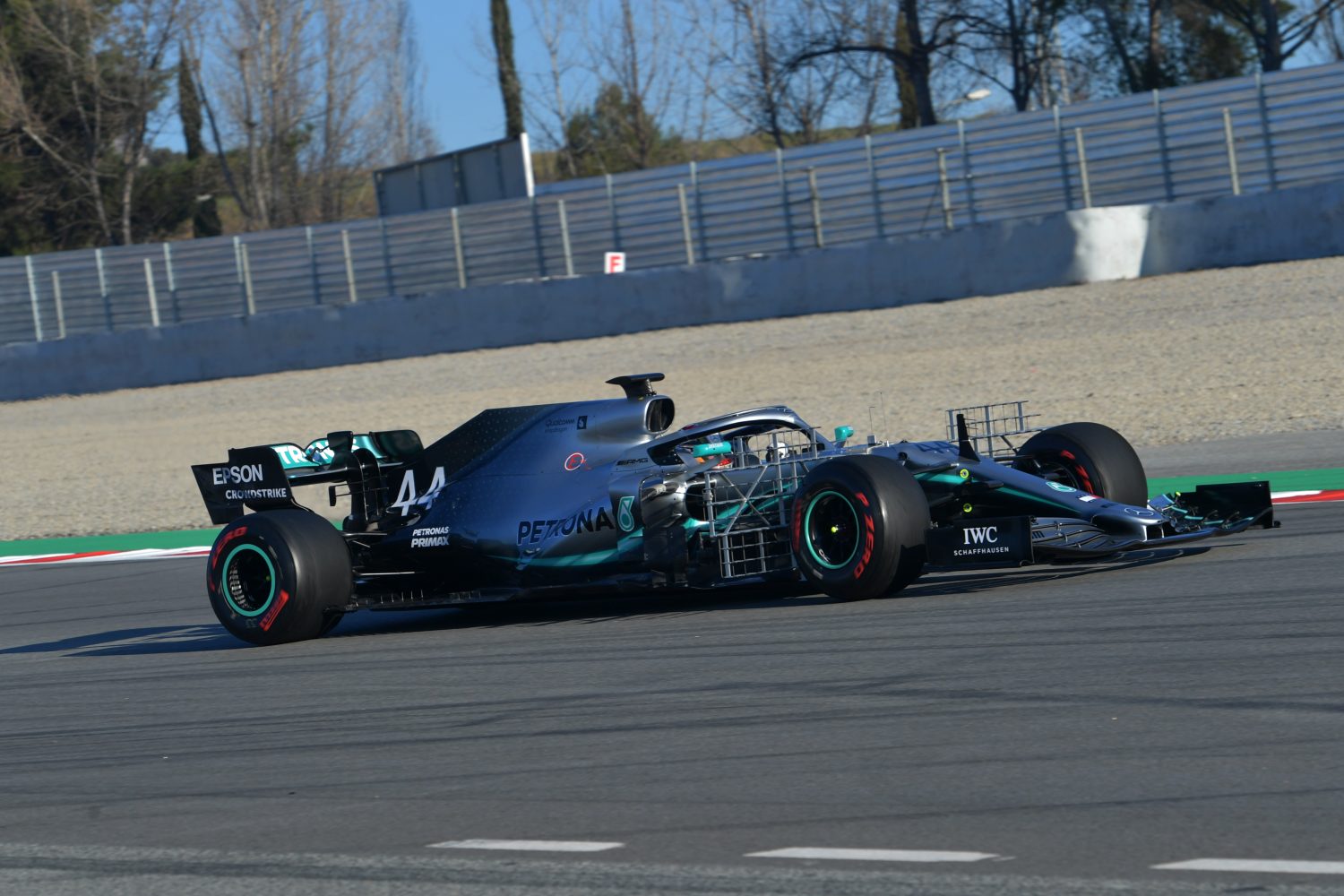 Testdag 5: McLaren en Red Bull snel, haperingen bij Ferrari en Mercedes