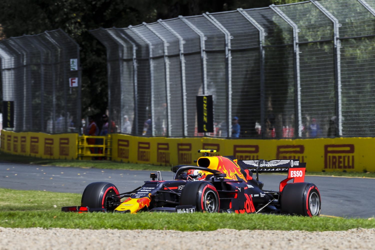 VT1: Hamilton zet de toon, Honda-motor heeft aan kracht gewonnen