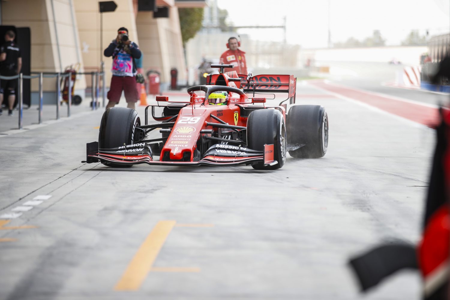 In beeld: Mick Schumachers eerste meters voor Ferrari, ook Alonso terug in een McLaren