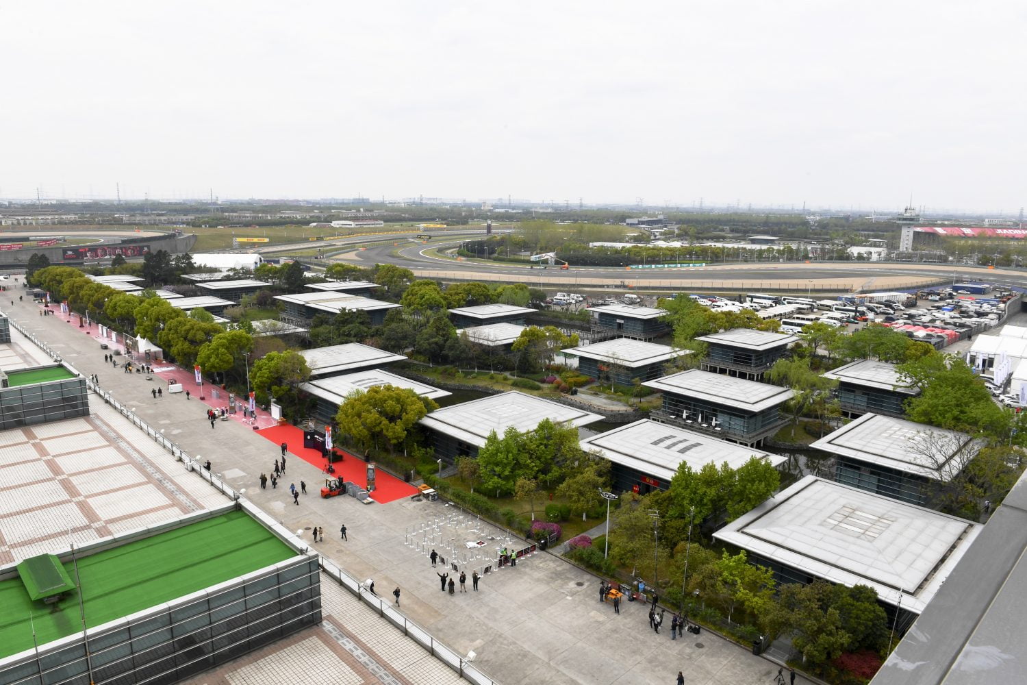 Video: Een rondje door de paddock op het Shanghai International Circuit