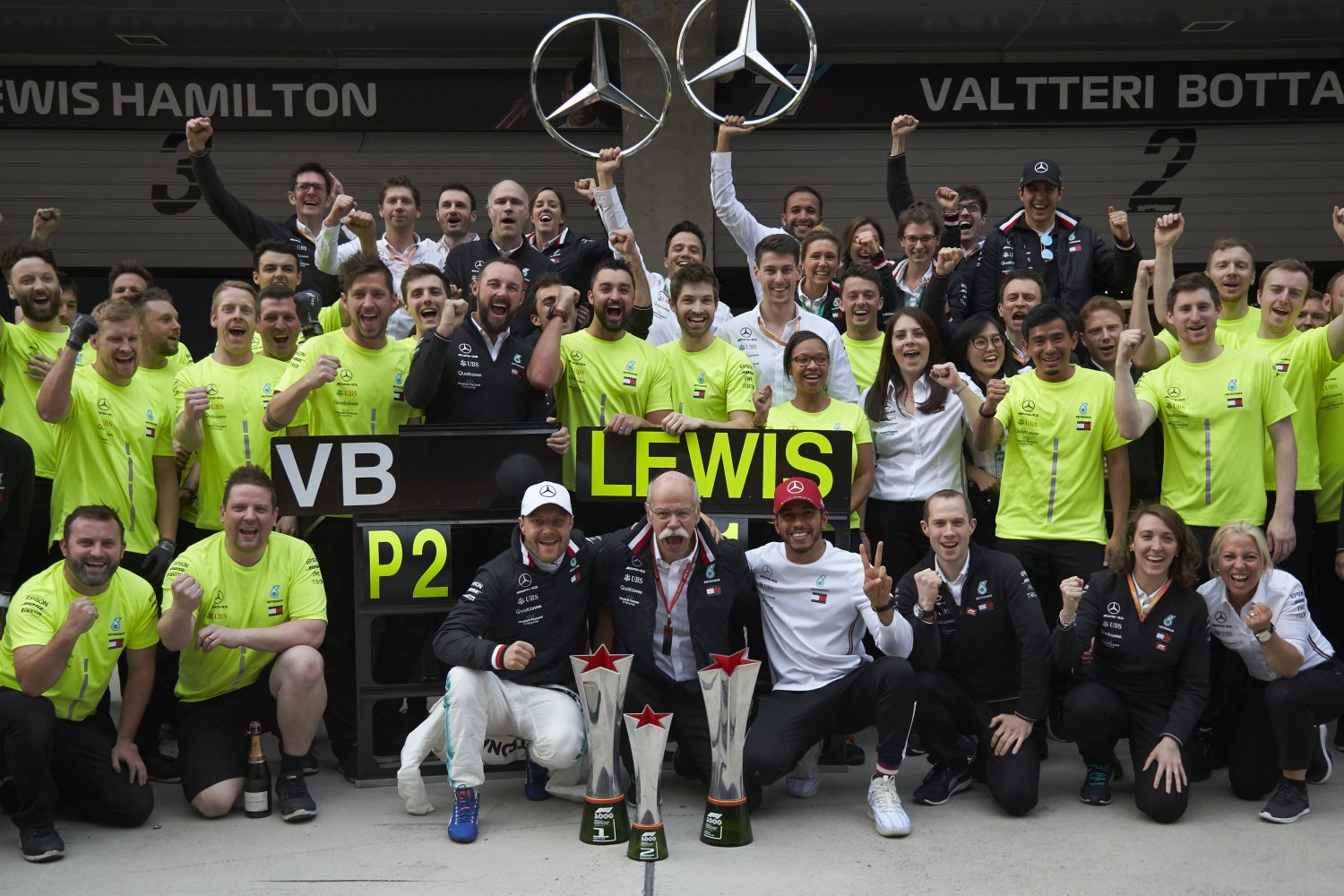Rondje buitenlandse media: ‘Vettel lijkt titel verloren te hebben in drie races, Mercedes domineert’