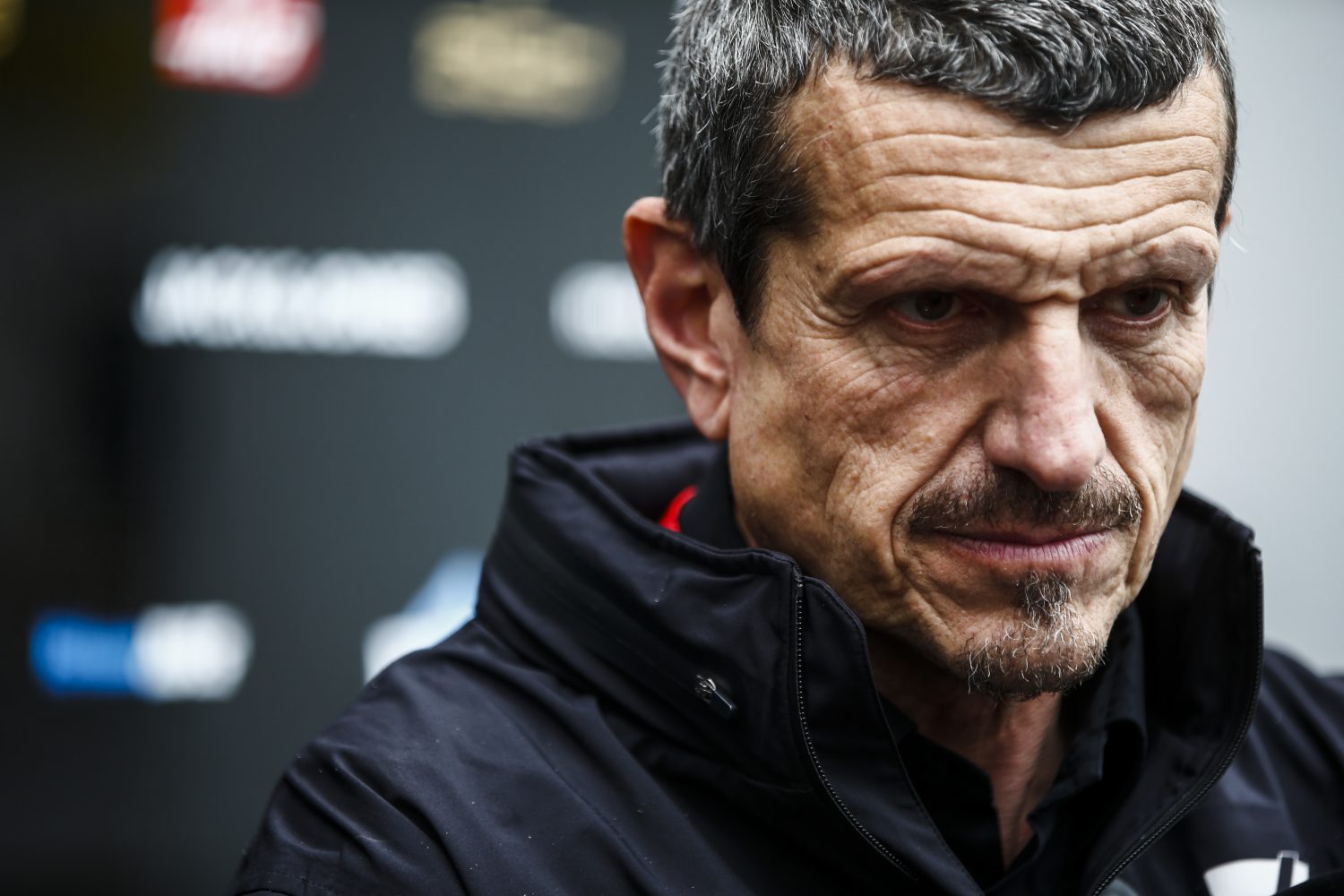 Günther Steiner wil niets meer over banden zeggen: ‘Ik wacht tot vrijdag’