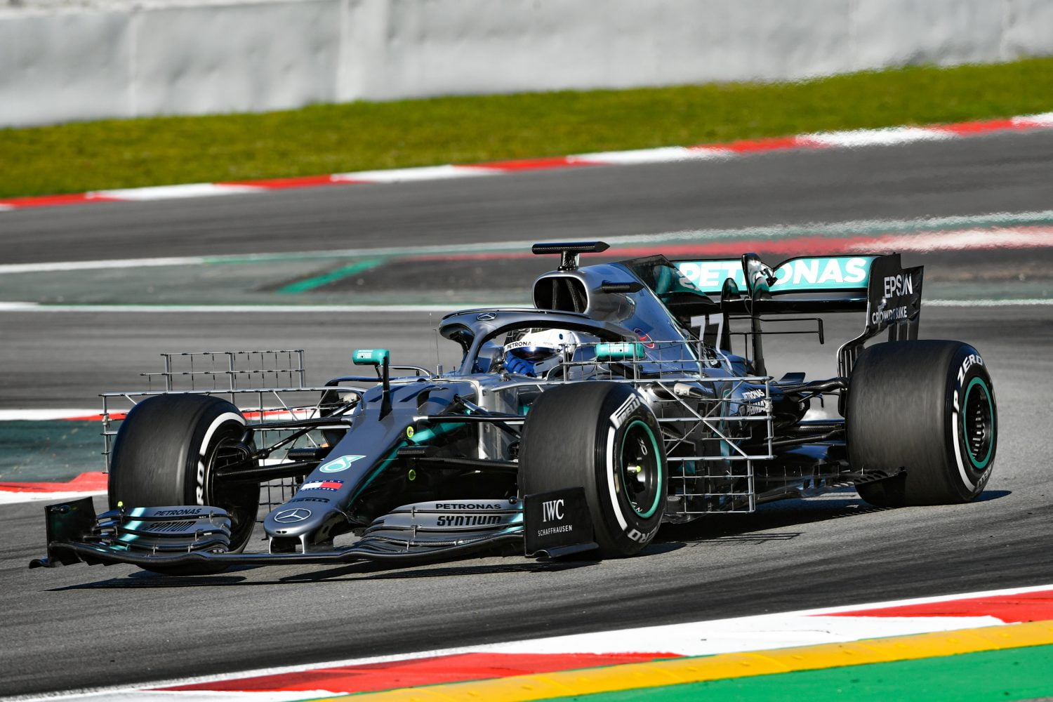 Bottas snelste tijdens eerste testdag in Barcelona, Alfa Romeo-testrijder Ilott crasht
