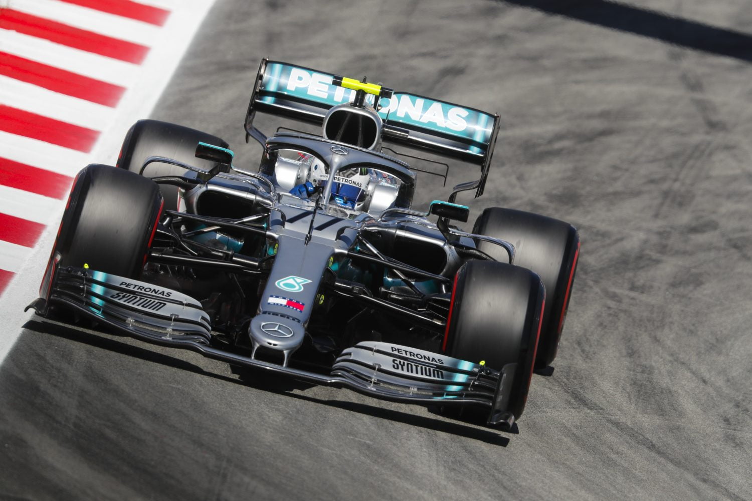 VT1: Bottas snelste in openingssessie Barcelona