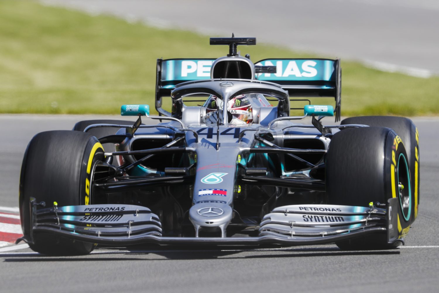 VT1: Hamilton snelste op stoffig Circuit Gilles Villeneuve