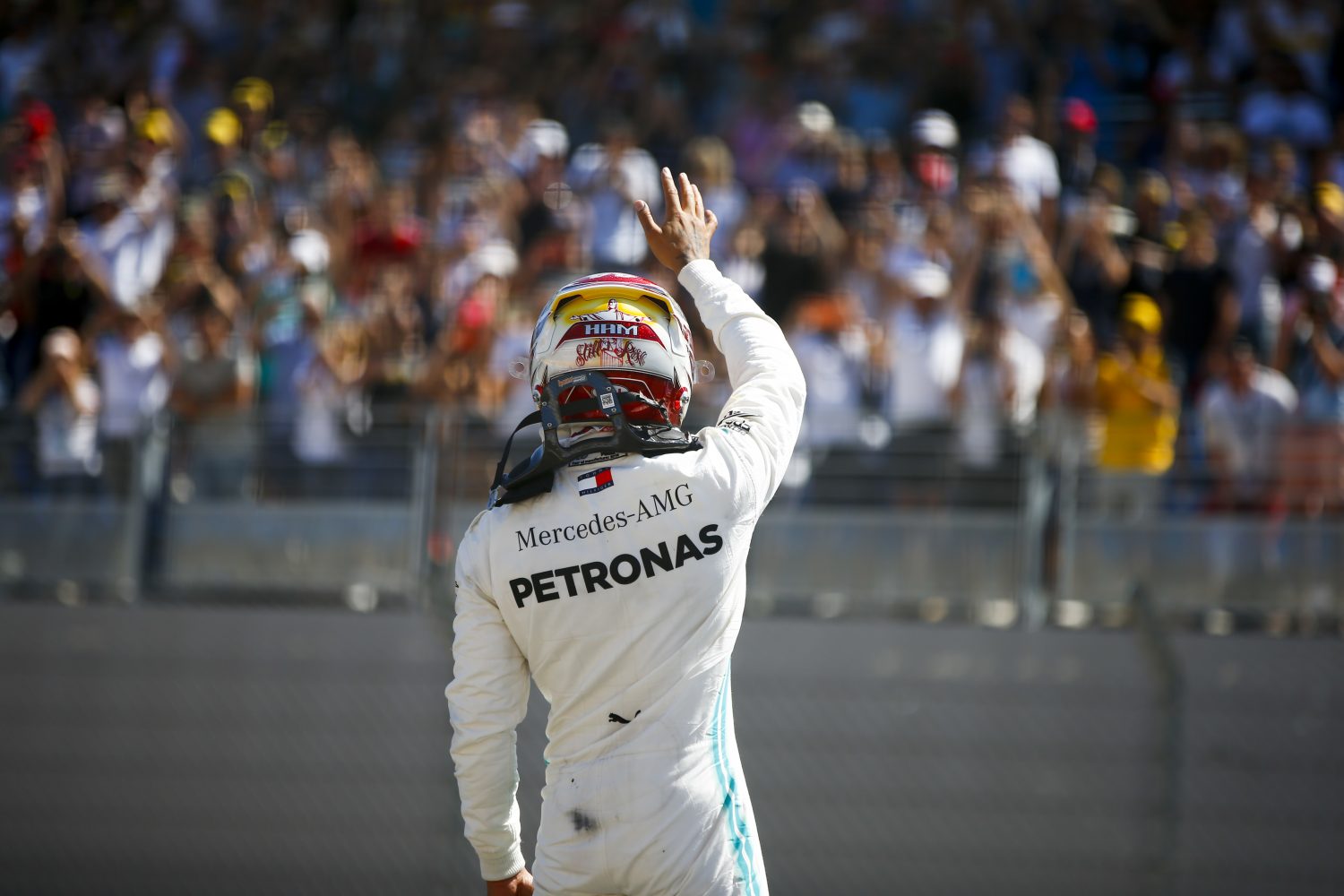 Hamilton oppermachtig in kwalificatie, Verstappen blijft McLarens nipt voor