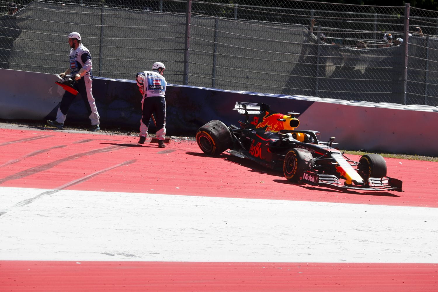 Verstappen na schuiver: ‘Ik verloor de auto waar je hem niet wil kwijtraken’