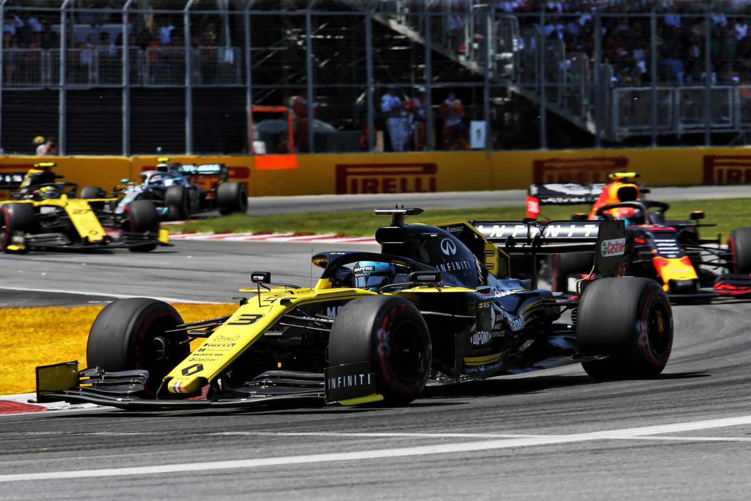 Ricciardo: ‘Renault heeft nu wat momentum te pakken, en de motor is ook steeds beter’