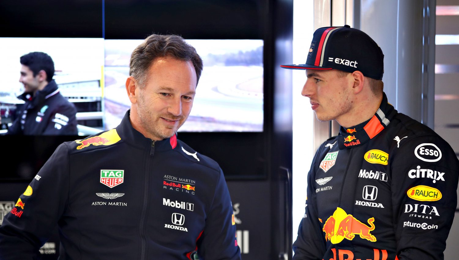 Horner: ‘Mercedes kan titel alleen nog verliezen door het enorm te verkloten’