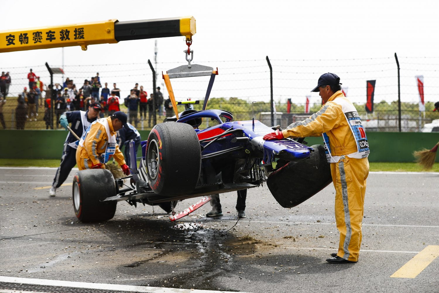 Van het kusje van Hamilton tot Albons klapper in China: wie reed de meeste schade bij elkaar in 2019?
