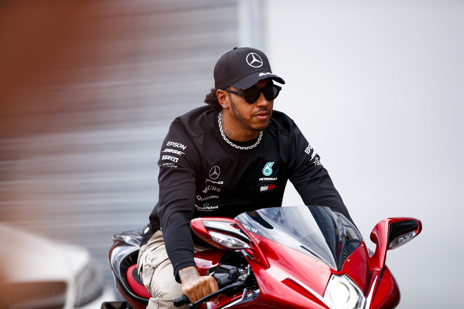 Weblog: Hamilton vs. Márquez: De liefde van Formule 1-coureurs voor de MotoGP