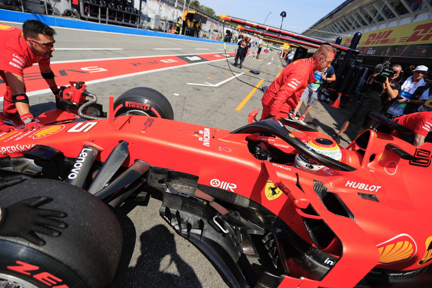 Binotto prijst Vettels ‘analytische aanpak’, Vettel looft de rust die Binotto brengt
