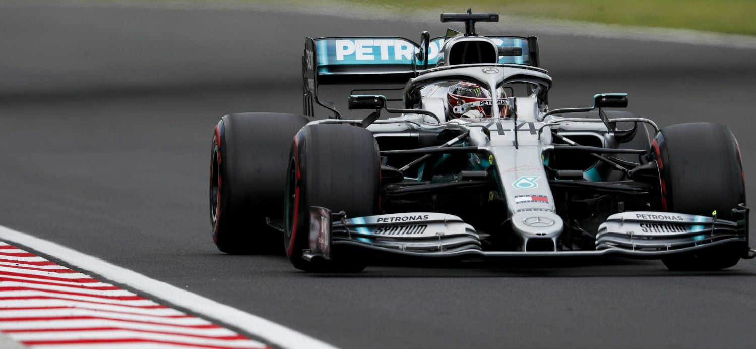 VT3: Hamilton snelste, Verstappen tweede en verschil top drie minimaal
