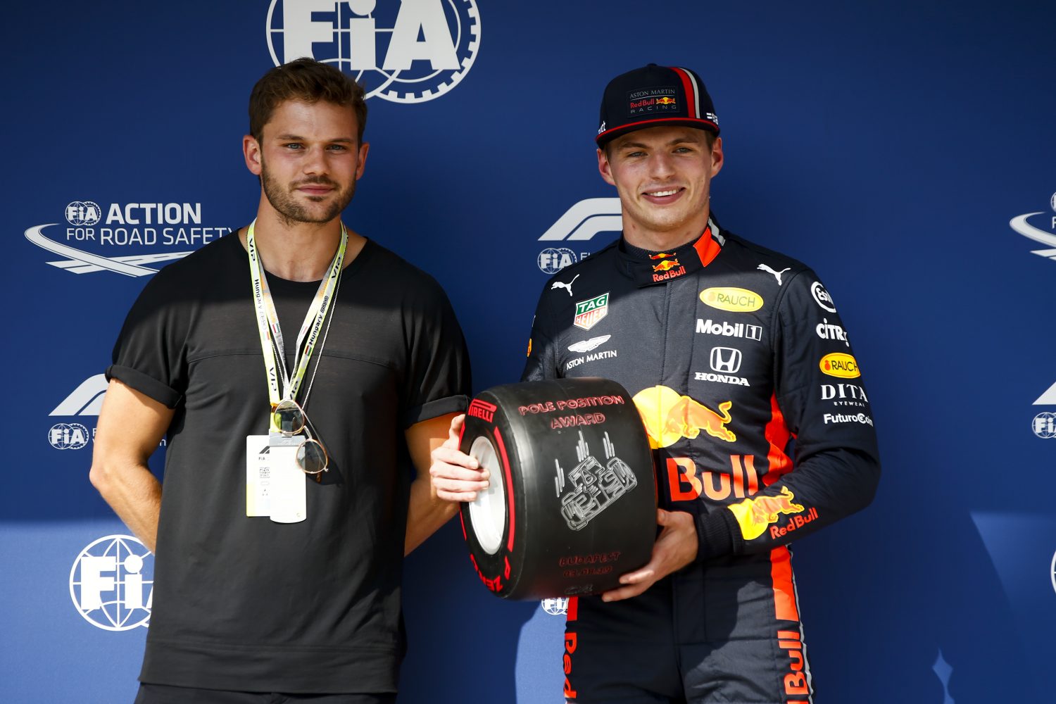 Verstappen extreem gelukkig met eerste poleposition: ‘Dit voelt heel goed!’