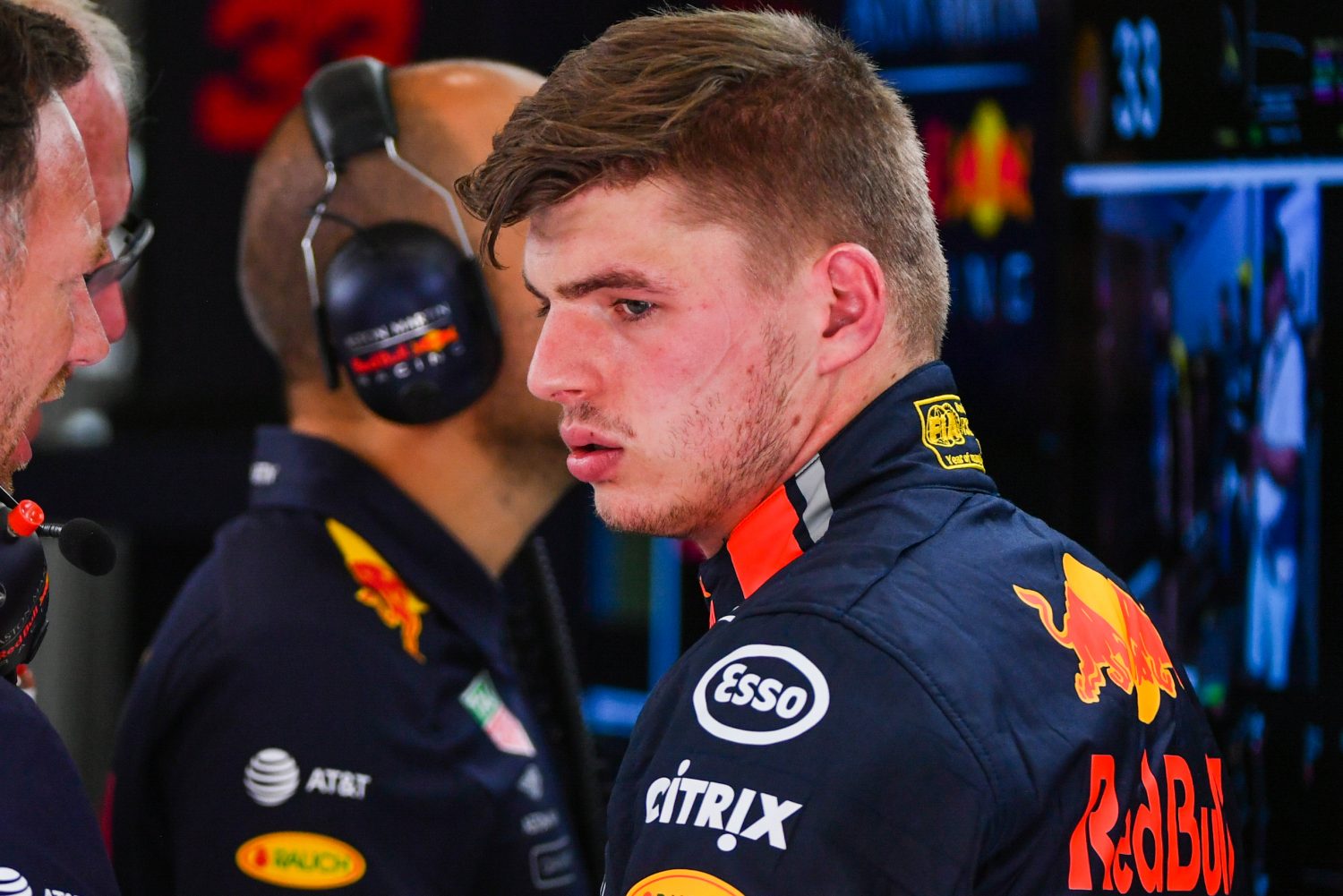 Verstappen ziet Red Bull achterlopen op concurrentie: ‘We komen vermogen tekort’
