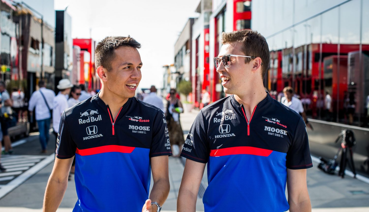 Tom Coronel: ‘Arme Albon. Ik was voor Kvyat gegaan, maar Verstappen vreet toch iedereen op’