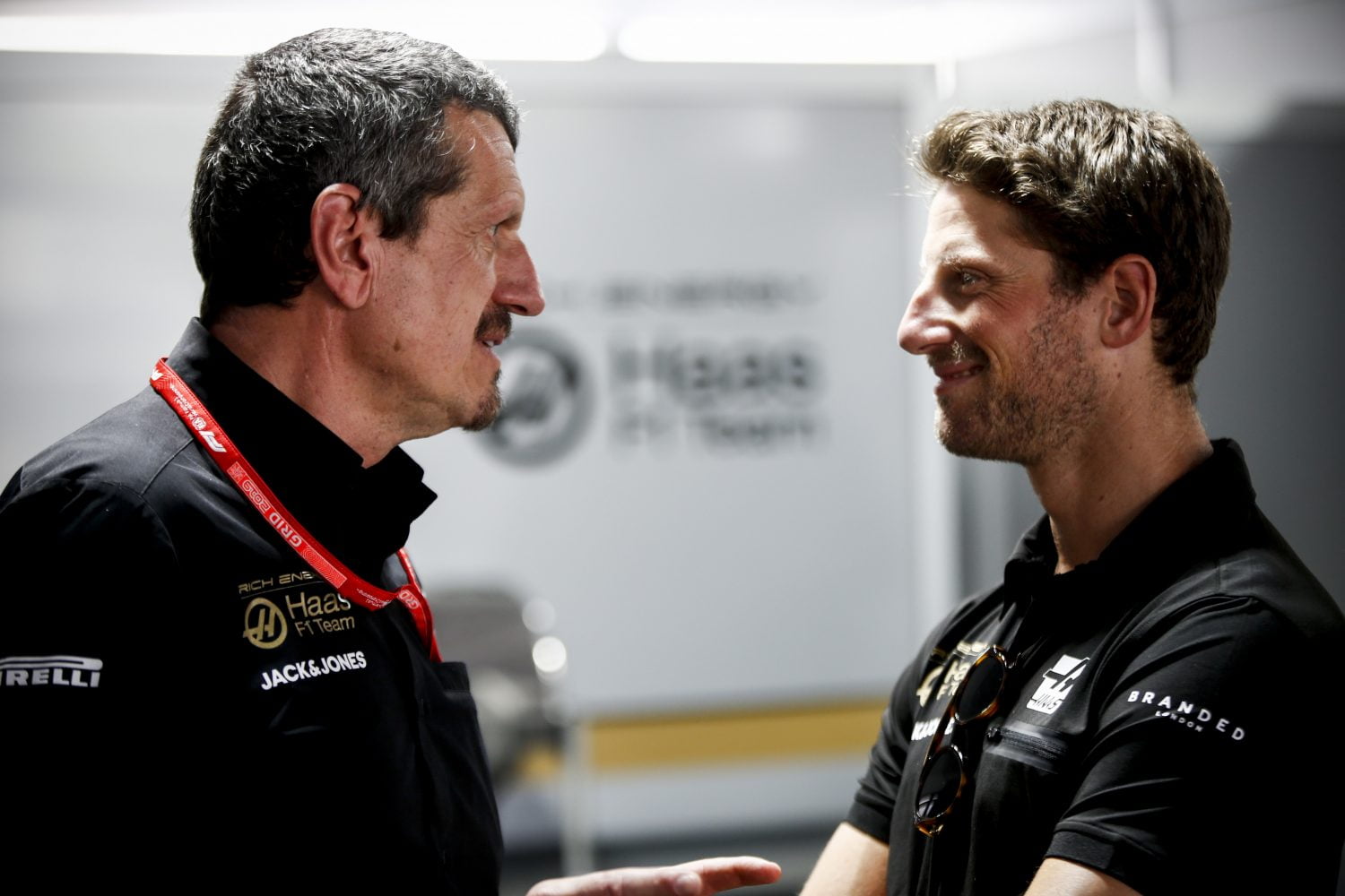 Steiner verdedigt besluit om Grosjean te behouden: ‘Het was het risico niet waard’