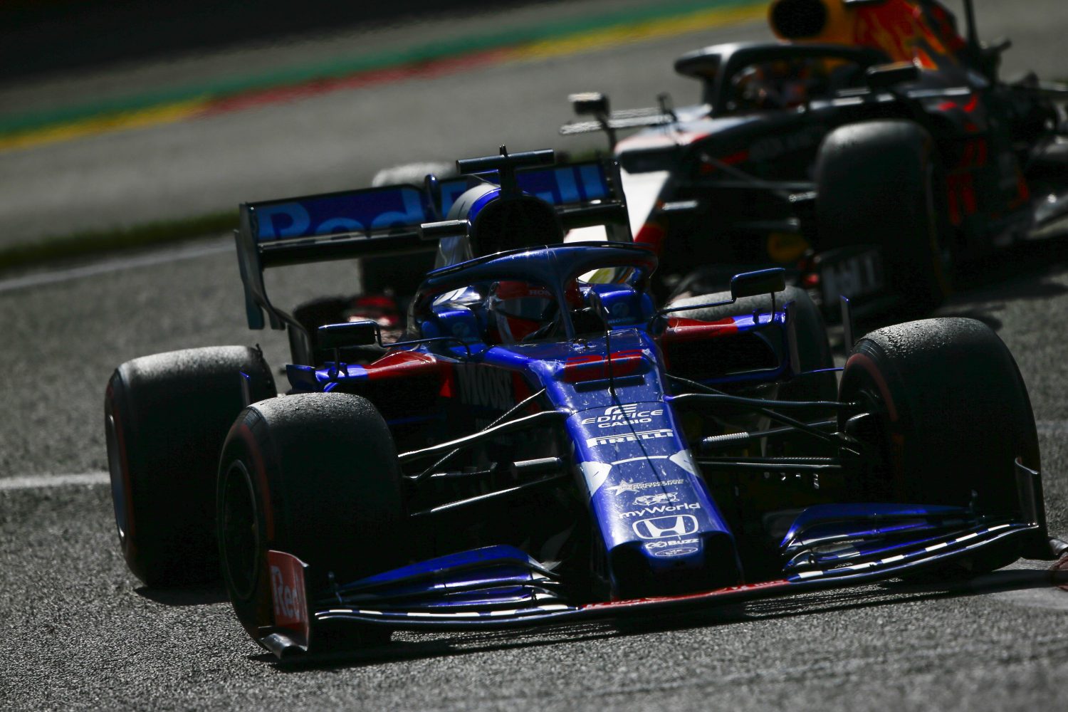 Kvyat niet onder de indruk van Albon: ‘Hij reed 36 ronden achter mij’