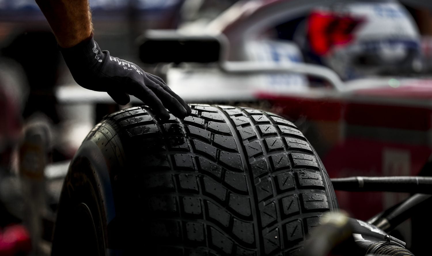Pirelli pareert: ‘Regenbanden zijn niet harder dan vorig jaar’