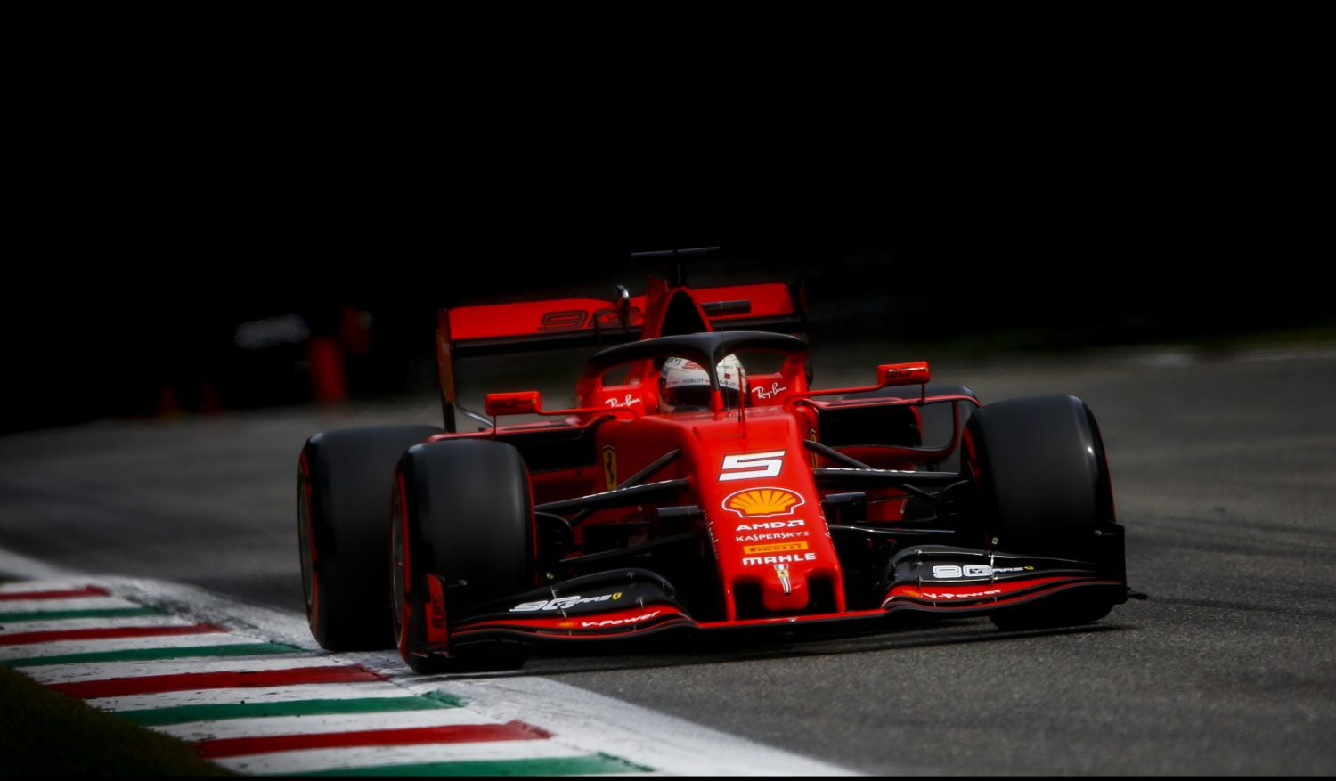 VT3: Vettel snelste, Verstappen nipt erachter op de tweede plaats