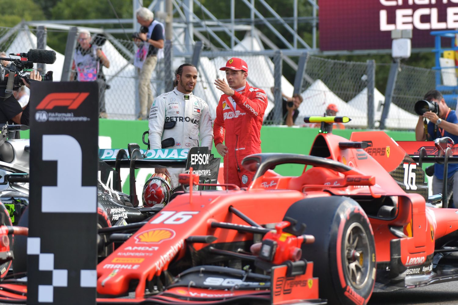 Preview: Is Mercedes weer de lachende derde bij Ferrari-tweestrijd?