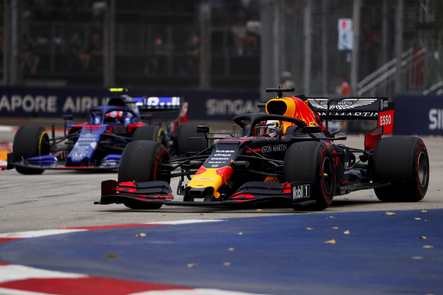 Honda komt met nieuwe motoronderdelen, gridstraffen voor Red Bull en Toro Rosso