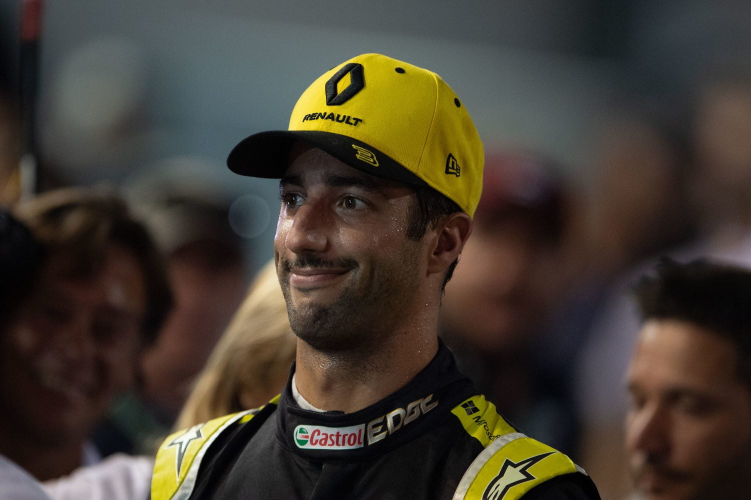 Weekend van vele gezichten voor Ricciardo: ‘Nu 12 uur terugvliegen met helemaal niets’