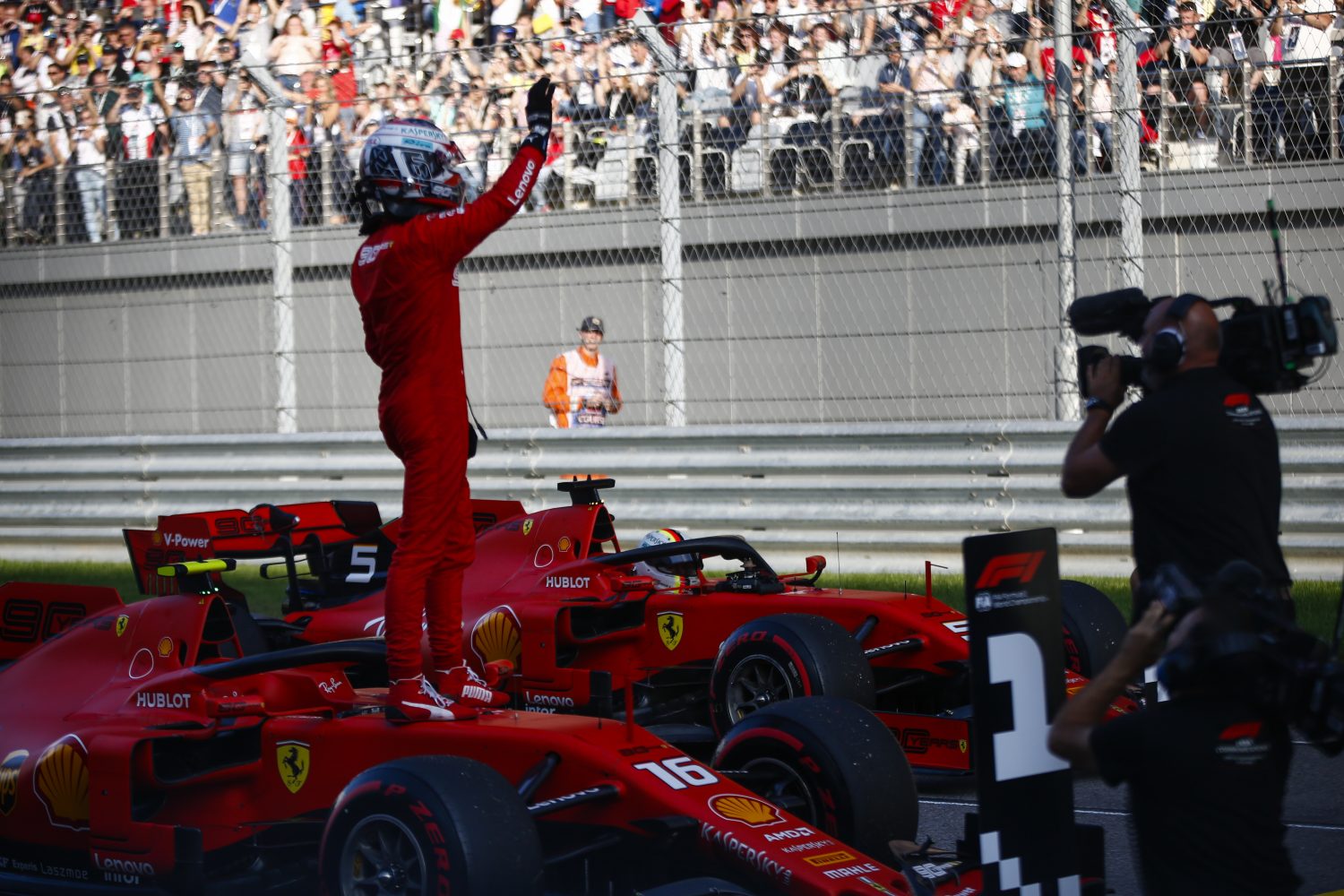 Leclerc grijpt in Rusland vierde pole op rij