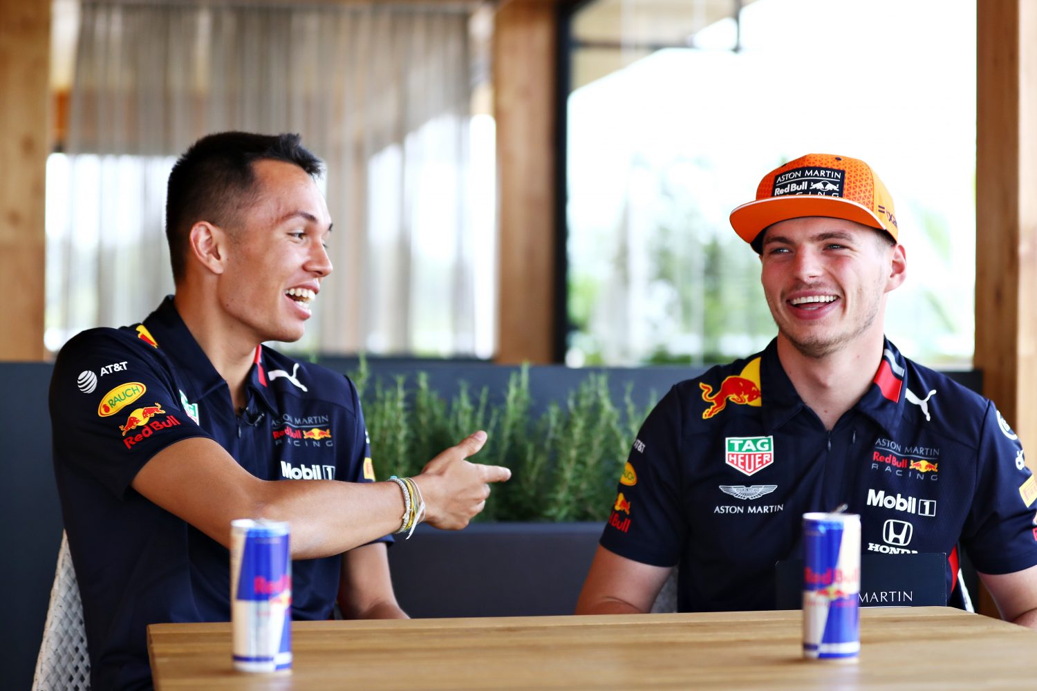 Verstappen: ‘Aanblijven Albon een logische beslissing’
