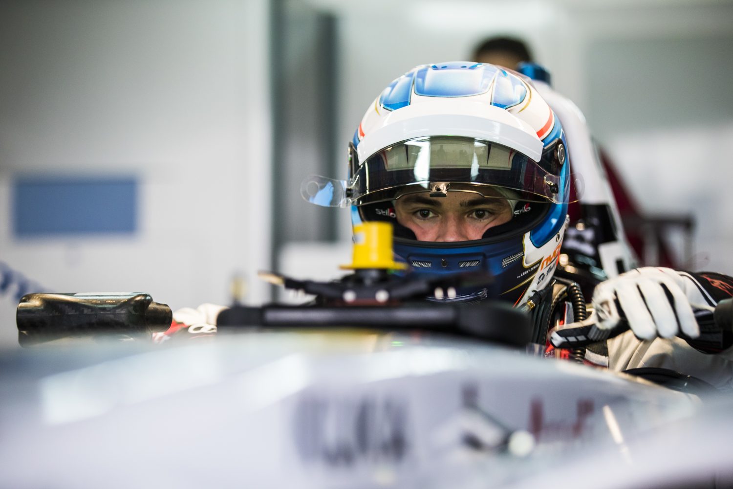 Nyck de Vries met Mercedes in Formule E: ‘Dit is een spannend project’