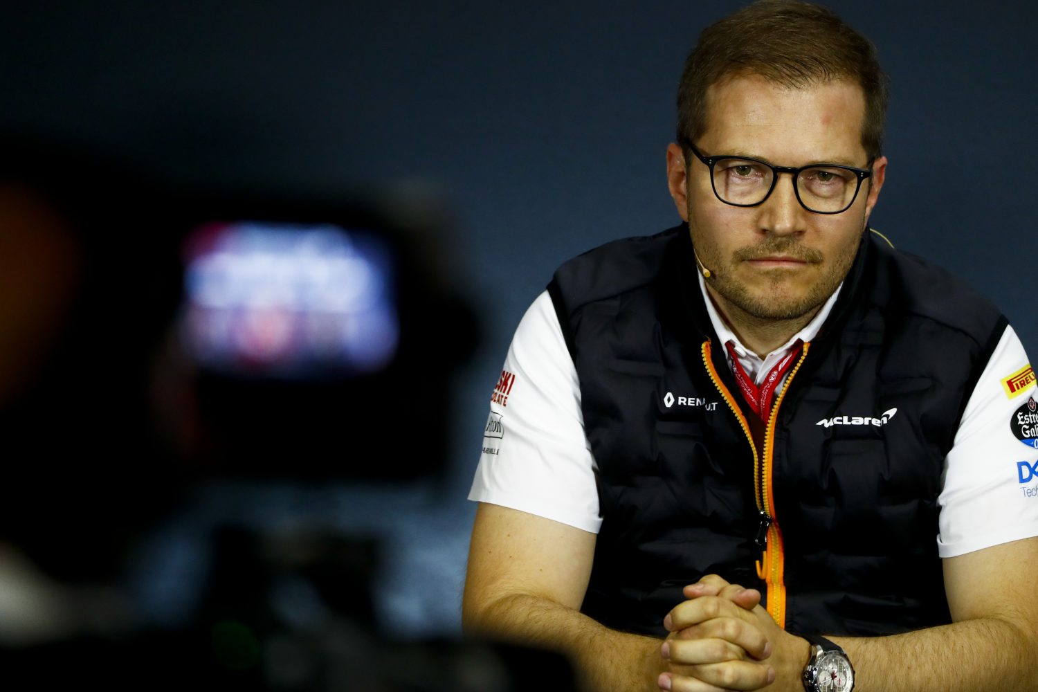 McLaren-baas wijt verloren race Norris volledig aan Ferrari: ‘Iedereen in gevaar gebracht’