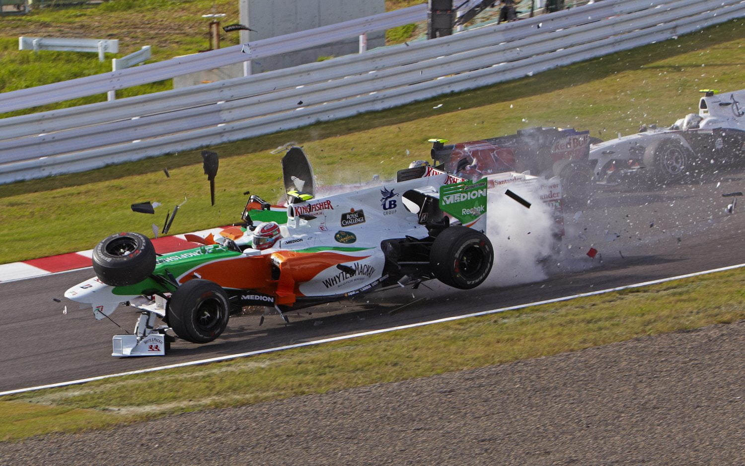 Door de lens van Peter: Liuzzi getorpedeerd door Massa in Japan