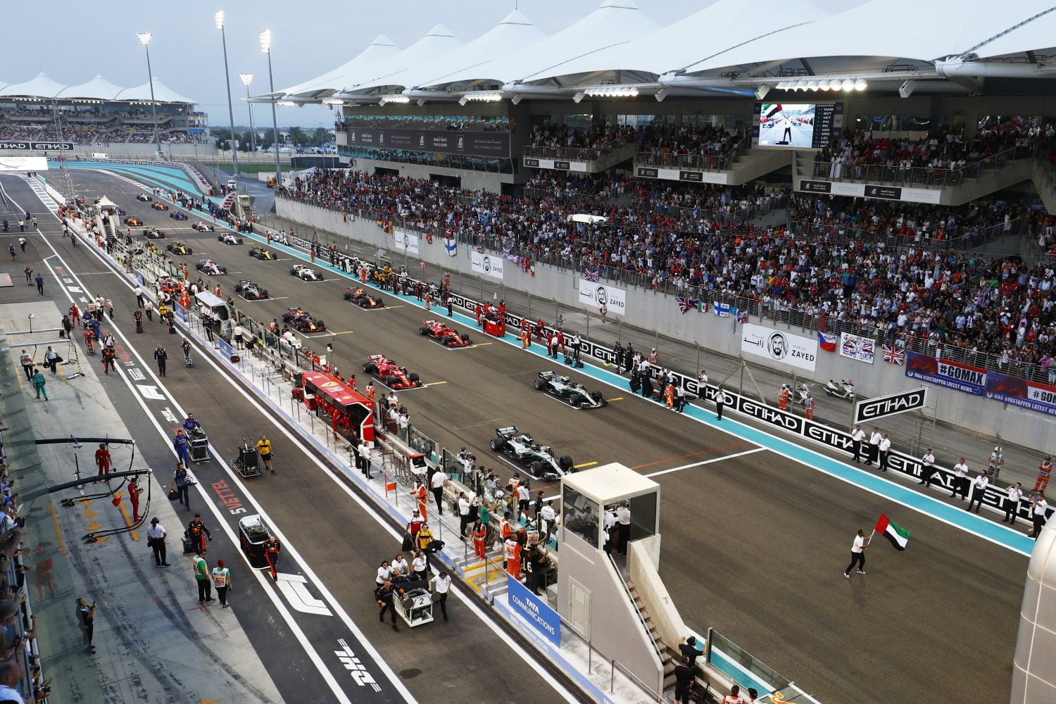 Video: Tom Coronel over GP Abu Dhabi: ‘Derde worden in het WK heeft geen waarde’